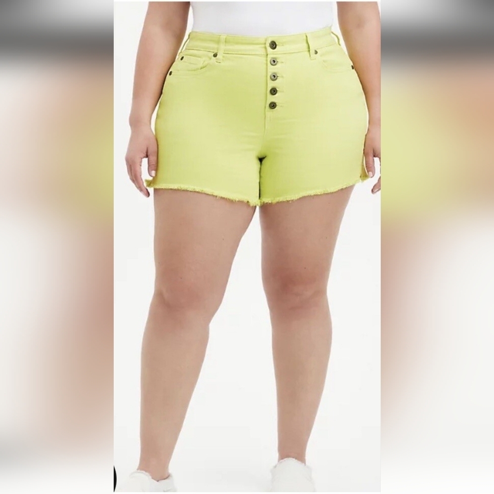NWT TORRID High Rise MIDI 5” SHORTS Vintage Stretch Yellow Sunny Lime Size 26